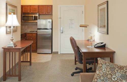 Lafayette Apartment | Accessible King Studio Suite | Roll-In Shower