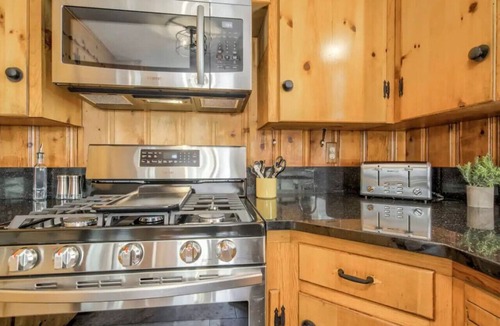 Cascade-Chipita Park Cabin | Adventurer's Hot Tub Retreat