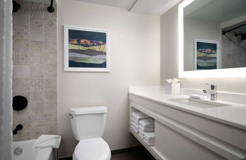Irvine Business Complex Hotel | Affordability Meets Comfort! 3 Chic Units, Near Marconi Automotive Museum