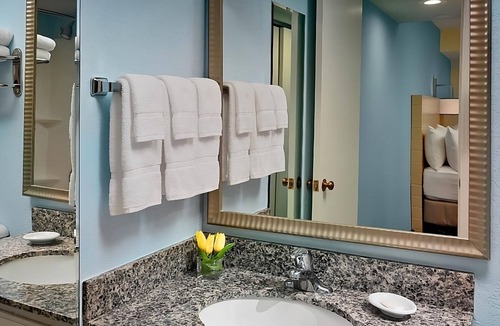 Blue Ash Hotel | Affordability Meets Comfort! Pets Are Welcome, Free Breakfast!