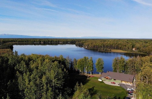 Willow Bed & Breakfast | *Alaska's Heritage B&B * Large Groups * *Adult Only * Lakefront *