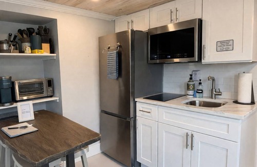 Matlacha Apartment | All new, incredible location! Waterfront unit in Matlacha with many amenities.