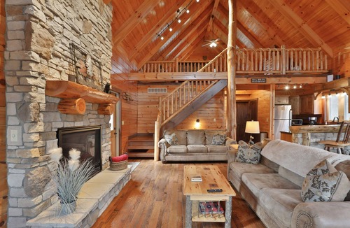 Logan Cabin | Almost Heaven Cabin at Trickle Creek in Hocking Hills
