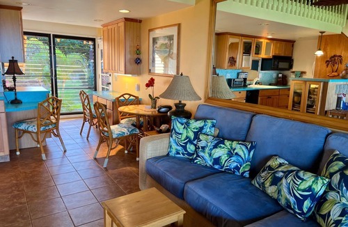 Maunaloa House | Aloha! Hawaii. Walk to the beach