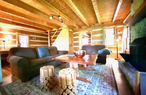 Logan House | Alpine - by The Chalets