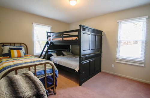 Fair Play House | Amazing big water views on a peninsula-30 min to Clemson!