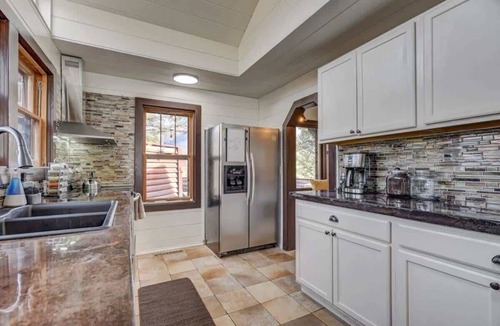 Cascade-Chipita Park Cabin | Amazing Views, Fire Pit, Mtn Getaway , EV Charger