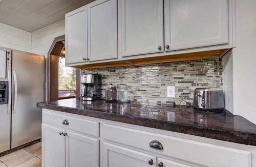 Cascade-Chipita Park Cabin | Amazing Views, Fire Pit, Mtn Getaway , EV Charger