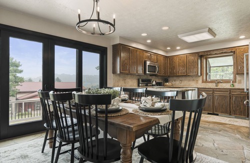 Navarre Other | Amazing views, hot tub/outdoor fireplace, countryside, farm with calves & goats.