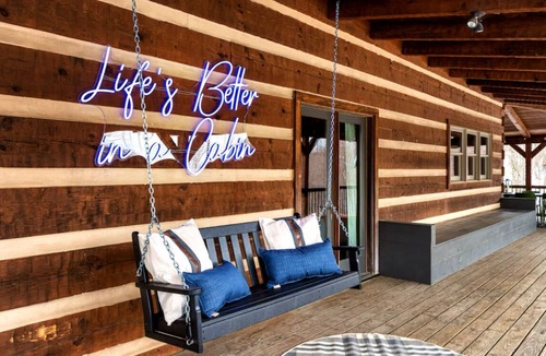 Lancaster Cabin | Amber Hills Lodge: Sauna,Golf Sim,Hot Tub,Theatre