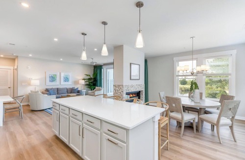 Bermuda Bay Condo | Amethyst Arc - Premium Corner Condo, Sunset Views, King Suite