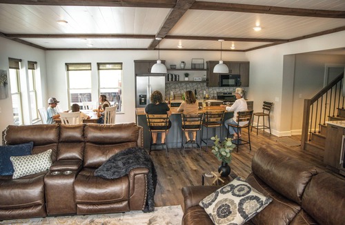 Somerdale House | Amish Country Farmhouse Sugarcreek