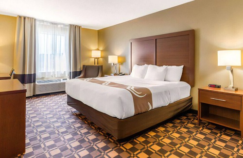 Georgetown House | An Intimate & Romantic Getaway! Free Breakfast