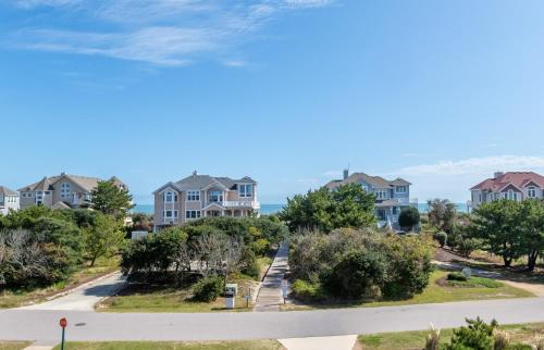 Pine Island House | Angelo del Mare - Pine Island 9 Br, Pool, Hot Tub, Elevator, Open All Year