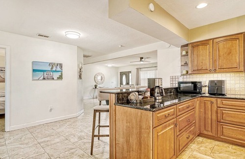 Bradenton House | Anna Maria Escape | Pool, Pickleball & Family Home
