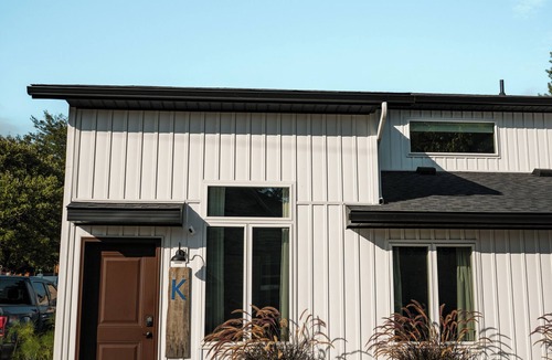 Sugarcreek Apartment | Apartment on Broadway St - K