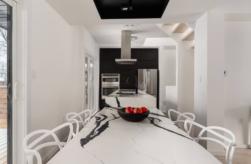 Wexford - Maryvale House | Architectural Luxury | 3BD + Theatre | HWY 401/DVP