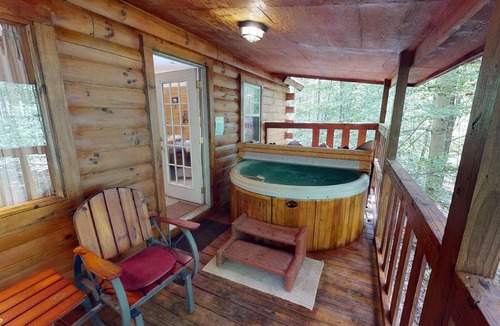 Logan Cabin | Aspen Cabin-Hocking Hills