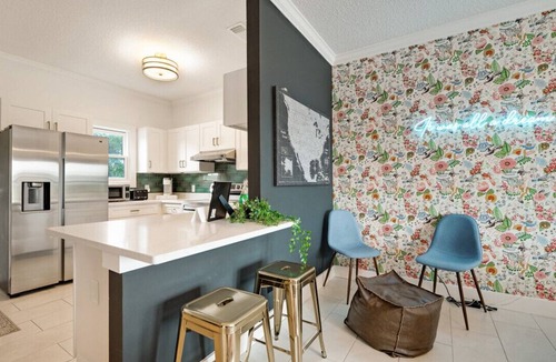 Coquina Gables Condo | Auberge Chic - Fleurs: Sun, Surf & Relaxation