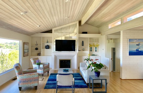 Hidden Valley House | Available again! Stunning Ocean Views ~ Close to All