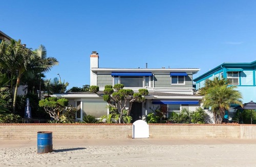 South Mission Beach Apartment | Bayfront 1-BR with Stunning View Steps to the Sand