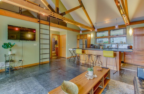 Anacortes House | Bayfront getaway with amazing views and easy access to nearby attractions
