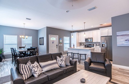 Laguna Beach House | Beach Daze on PCBLaguna Bch 1block to sand 1DogOK 6ppl