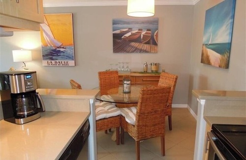 Longboat Key Condo | Beachcomber unit 201