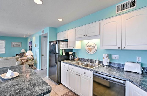 Cedar Key Condo | Beachfront Cedar Key Condo w/Pool, Spa & Views!