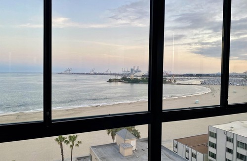 Alamitos Beach Condo | Beachfront on the 9th floor, 2 bedroom, 2 bath, stunning ocean and City views.