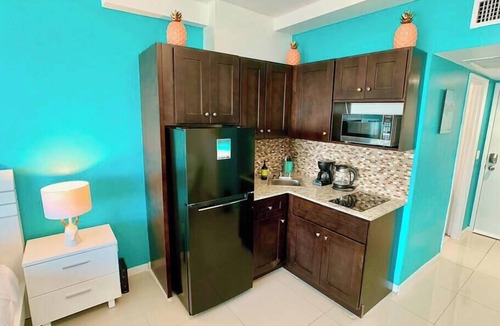 Mid Beach Condo | Beachfront | Pool & Direct Ocean Access