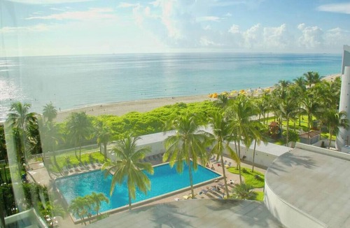 Mid Beach Condo | Beachfront | Pool & Direct Ocean Access
