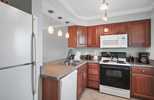 Holiday Isle Condo | Beachfront Views + Amazing Amenities – Islander 512
