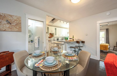 University Heights House | Beautiful Craftsman - 5 Min to Zoo - 92 Walk Score