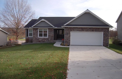 Apple Valley House | Beautiful new home on golf course