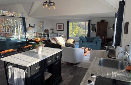 Londonderry Apartment | Beautiful new studio with amazing views - peaceful but close to everything!