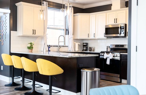 Weinland Park House | Beautiful Townhomes with Roof Terrace Hot Tubs and Game Room