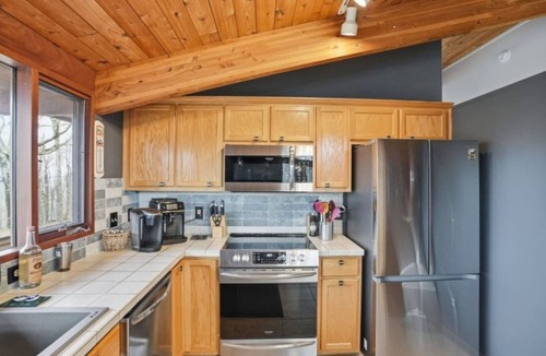 Beech Mountain House | Beech Mountain Retreat- HotTub*Firepit*Ski Views