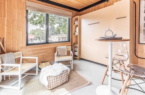 South Perry District Apartment | BlockhouseLife Sustainable Tiny-Living! with Wi-Fi
