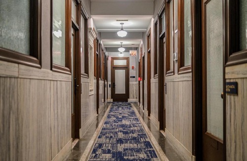 Downtown Akron Hotel | BLU-Tique, Akron, a Tribute Portfolio Hotel