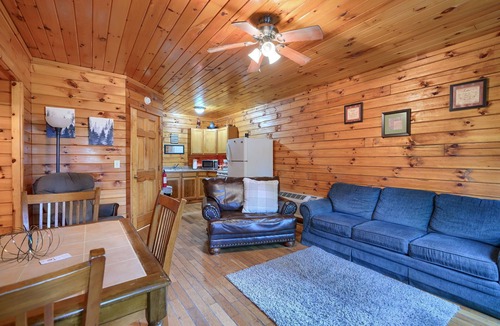Logan Cabin | Blue Rose Cabins - Pine Ridge Cabin