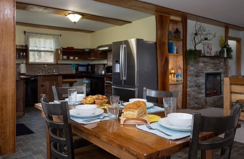 Lakeville Cottage | Bluebird Hollow is a cozy little home in the woods