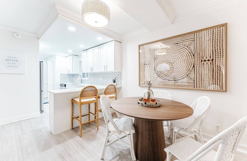 Boca Raton Apartment | Boca Intracoastal Retreat: Pet Friendly, Walk to Beach, Pool & Gym