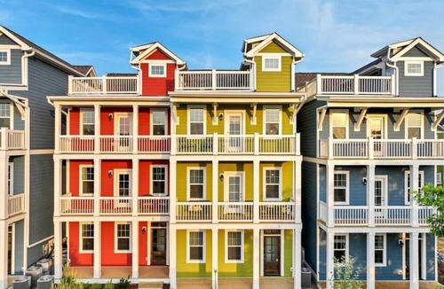 Lakewood House | BRAND NEW LISTING DISCOUNT - The Crow's Nest at Turtle Bay Marina