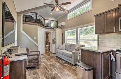 Branson House | Branson Tiny Home on 52 Acres w/Private Pond!