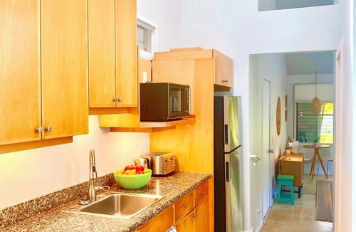 Kailua Cottage | Bright and airy 1-bedroom cottage in charming Kailua, 1 block to beach. WiFi, AC