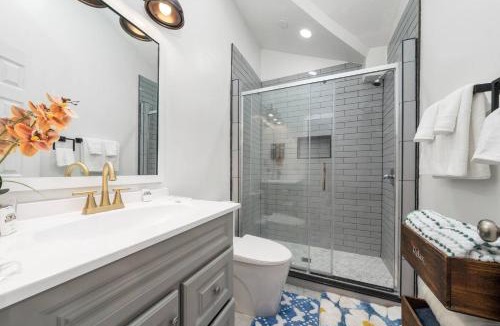 Sanford Apartment | Bright Modern Home