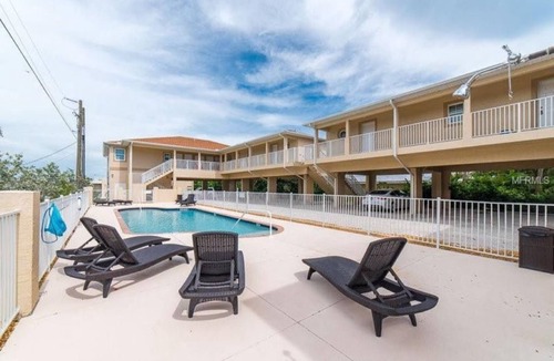 Englewood Apartment | Bright & New Condo Steps Away from Beach and Bay