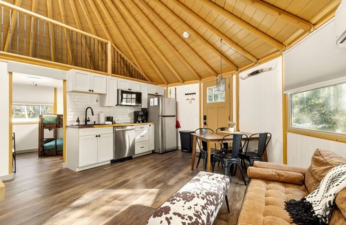 Canyon Lake Cabin | Bronco Modern Yurt‑Cabin w/Hot Tub + Swings