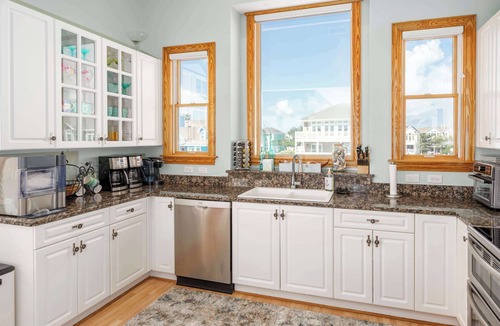 Buck Island House | Buck Island Corolla Walk to Beach, Heated Pool/Spa